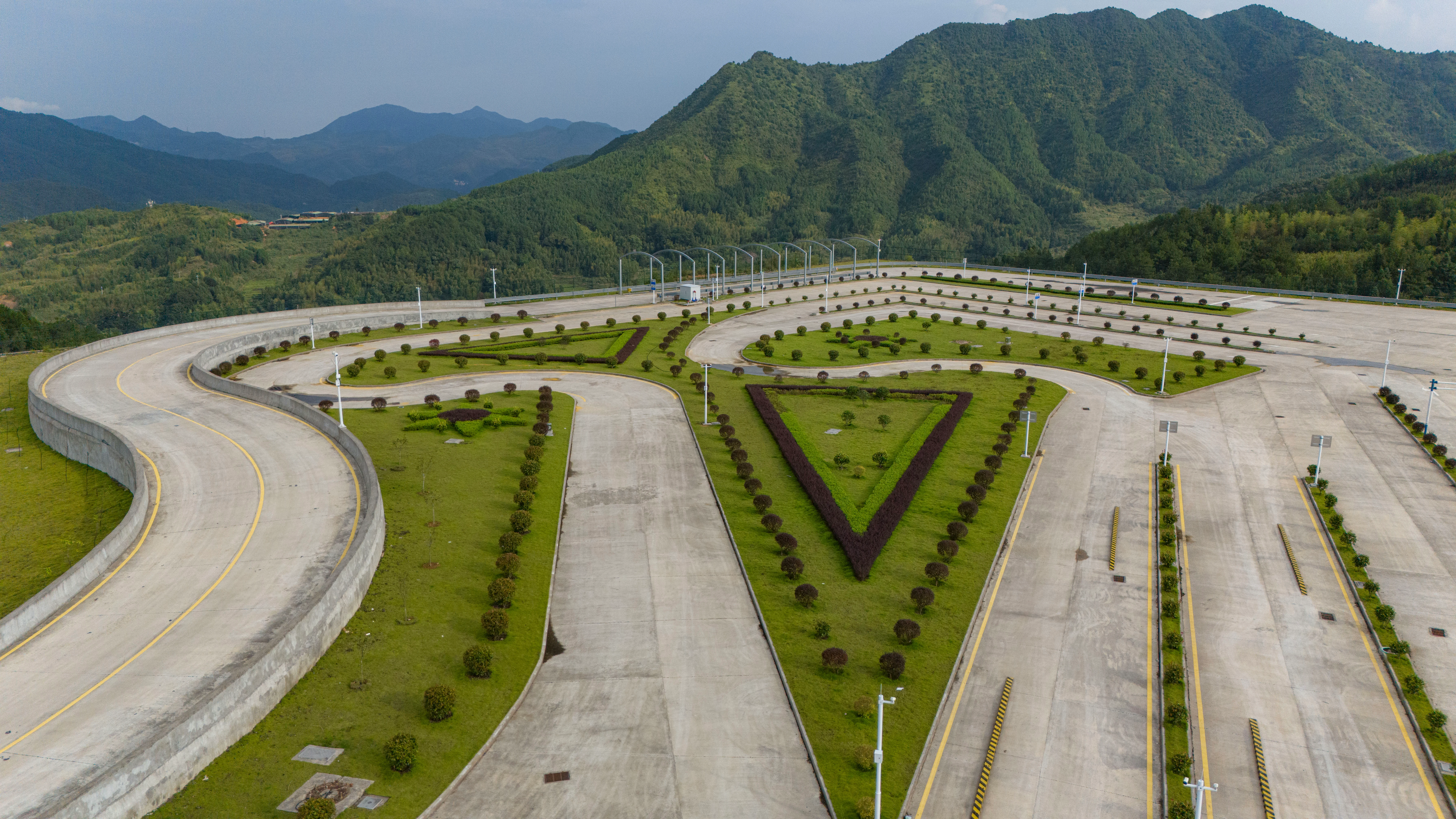 华川驾训 · 宁德大车考训基地训练场实景4